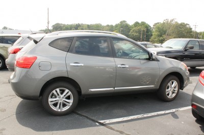 2012 Nissan Rogue SV 10