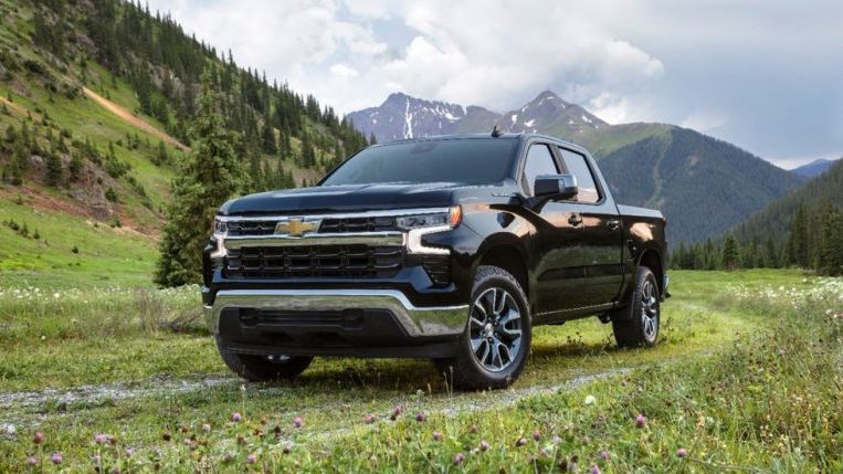 2022-black-chevy-silverado