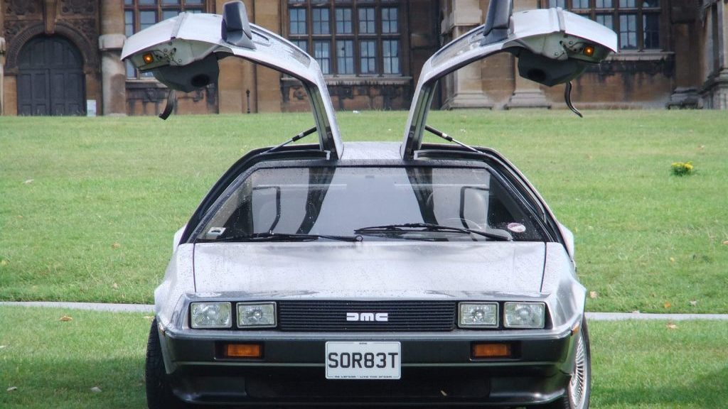 de lorean Gull Wing Door